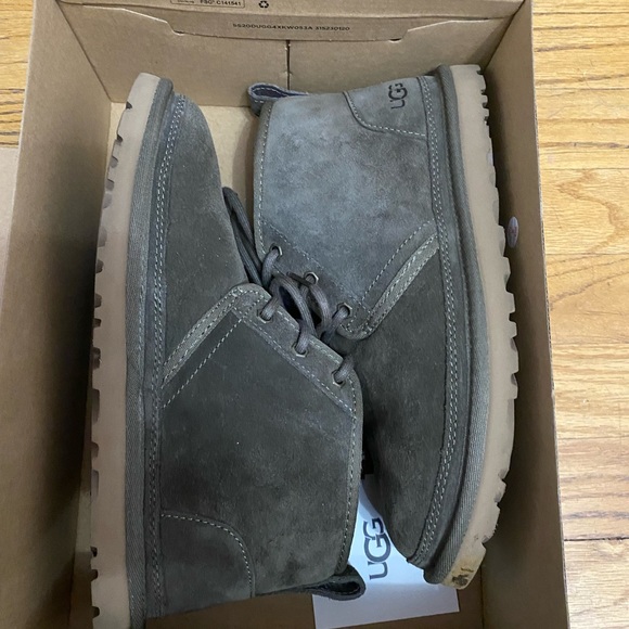 Ugg Nuemel boots in slate / espresso color - Picture 3 of 6